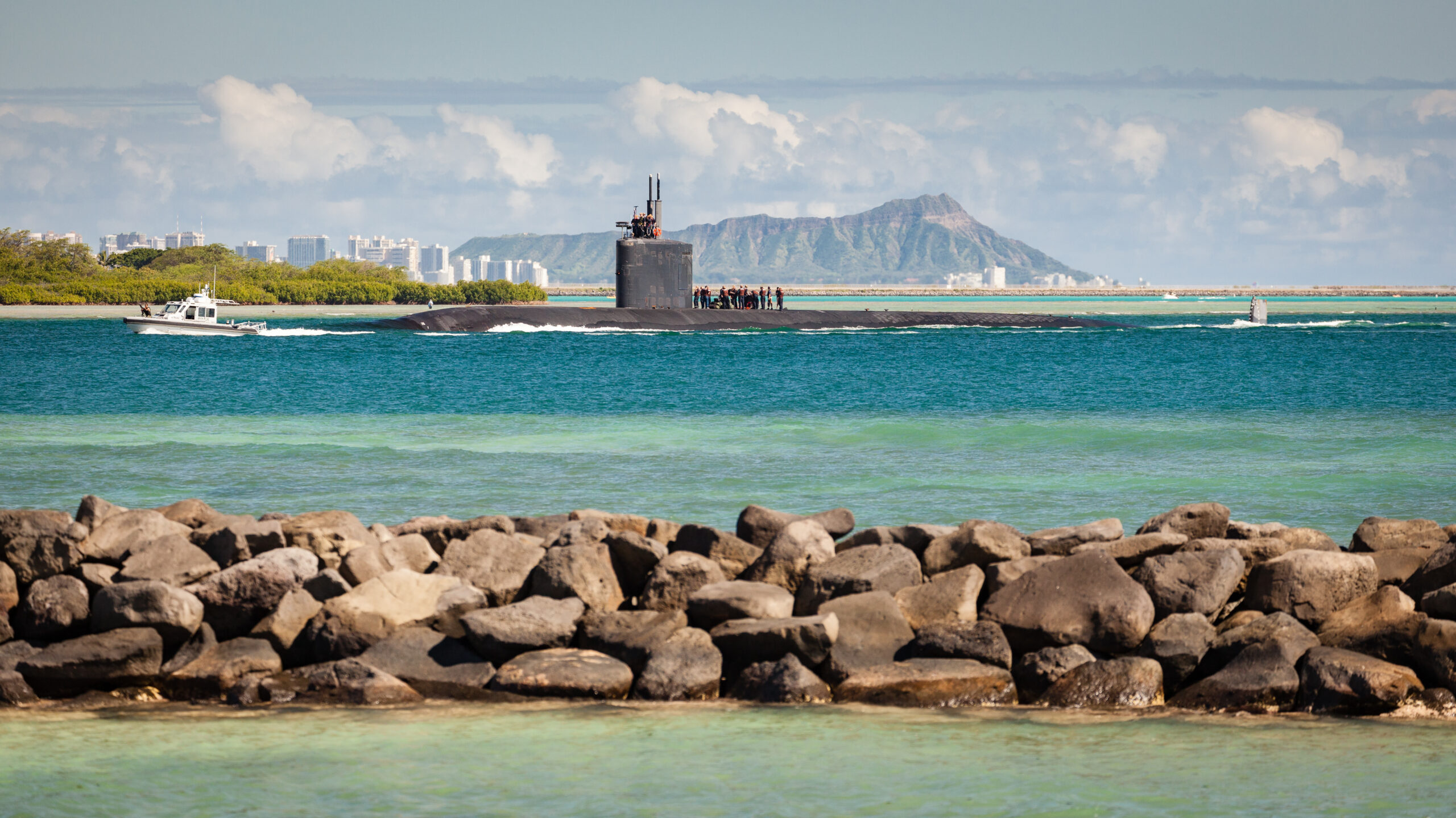 U.s.,Navy,Fast,Attack,Submarine,Arriving,At,Pearl,Harbor,,Oahu,